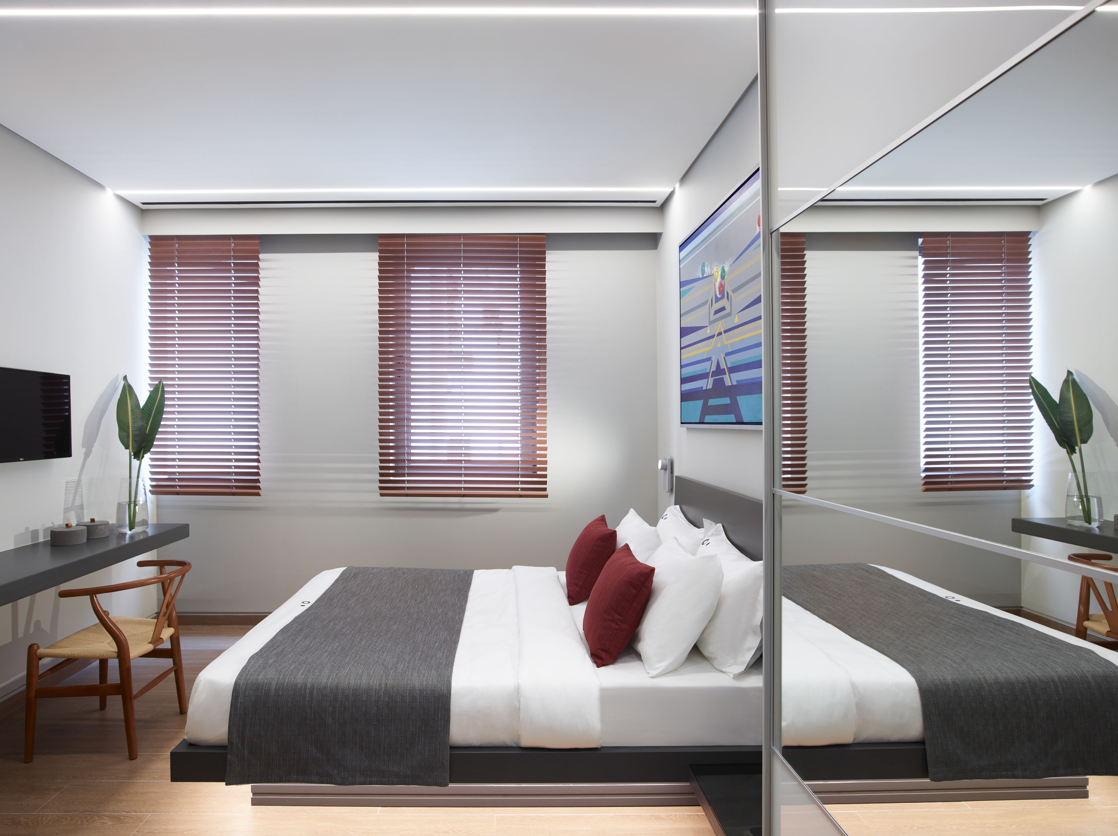 Deluxe Suite, 2 Bedrooms | 2 bedrooms, Egyptian cotton sheets, premium bedding, minibar