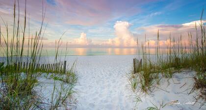 Poolside Paradise! Book your ‘26 Getaway Now! 6 bed, 3.5bath, sleeps 16