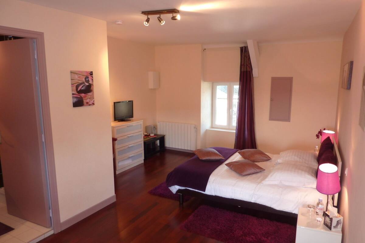 Seprai premium dan didekorasi berbeda-beda