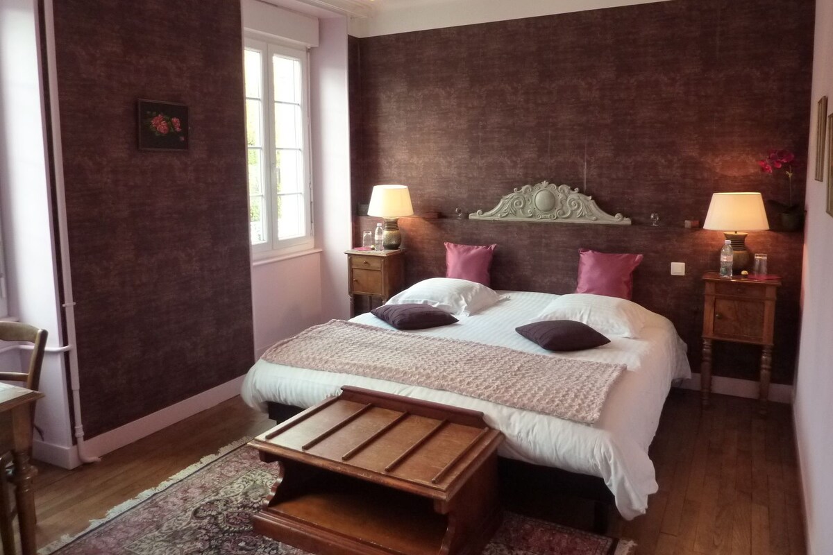 Suite (Orchidées) | Hochwertige Bettwaren, individuell dekoriert, individuell eingerichtet