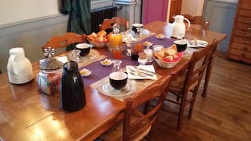 ๋งค์ผ ์ ๋ฝ์ ๋ฌด๋ฃ ์์นจ ์์ฌ ํฌํจ