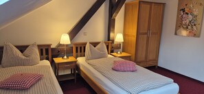 Classic Twin Room | Premium bedding, minibar, in-room safe, desk