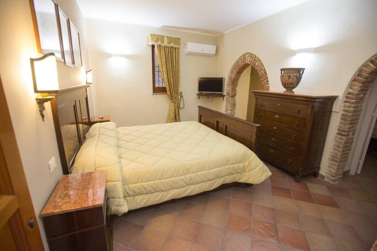 Habitación triple económica, varias camas, no fumadores | Escritorio, wifi gratis, ropa de cama