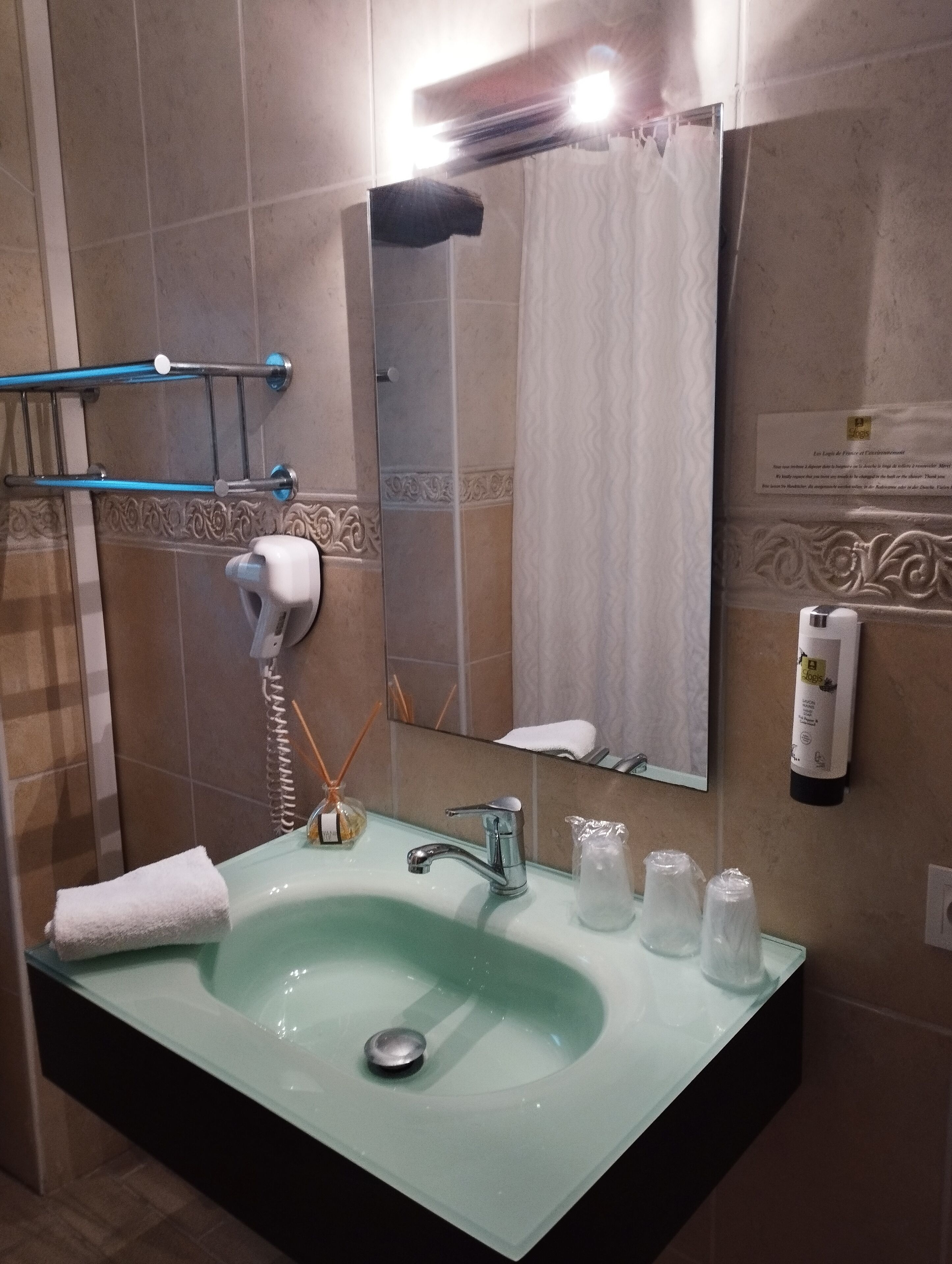 standard triple room | desk, blackout curtains, iron/ironing board, free wifi