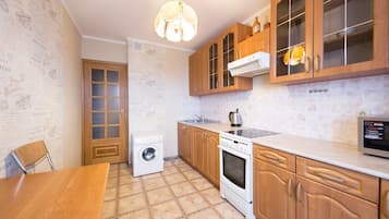 Apartment | Eigene Küche | Großer Kühlschrank, Mikrowelle, Ofen, Herdplatte