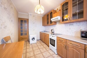 Apartment | Eigene Küche | Großer Kühlschrank, Mikrowelle, Ofen, Herdplatte
