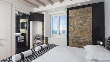 1 bedroom, in-room safe, free WiFi, bed sheets