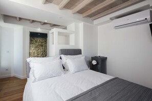 Standard Single Room (Quarto Falesia) | In-room safe, free WiFi, bed sheets - Chalet O Amorzinho (Sintra)