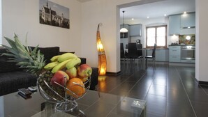 Departamento, 2 habitaciones, balcón, vista a la montaña | Sala de estar