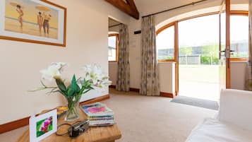Suite, Ensuite | Desk, soundproofing, iron/ironing board, free WiFi