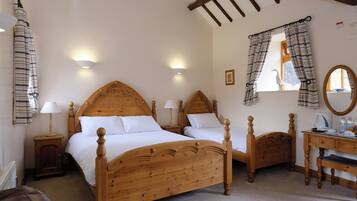 TyöpöytÀ, ÀÀnieristys, silitysrauta/-lauta, ilmainen Wi-Fi