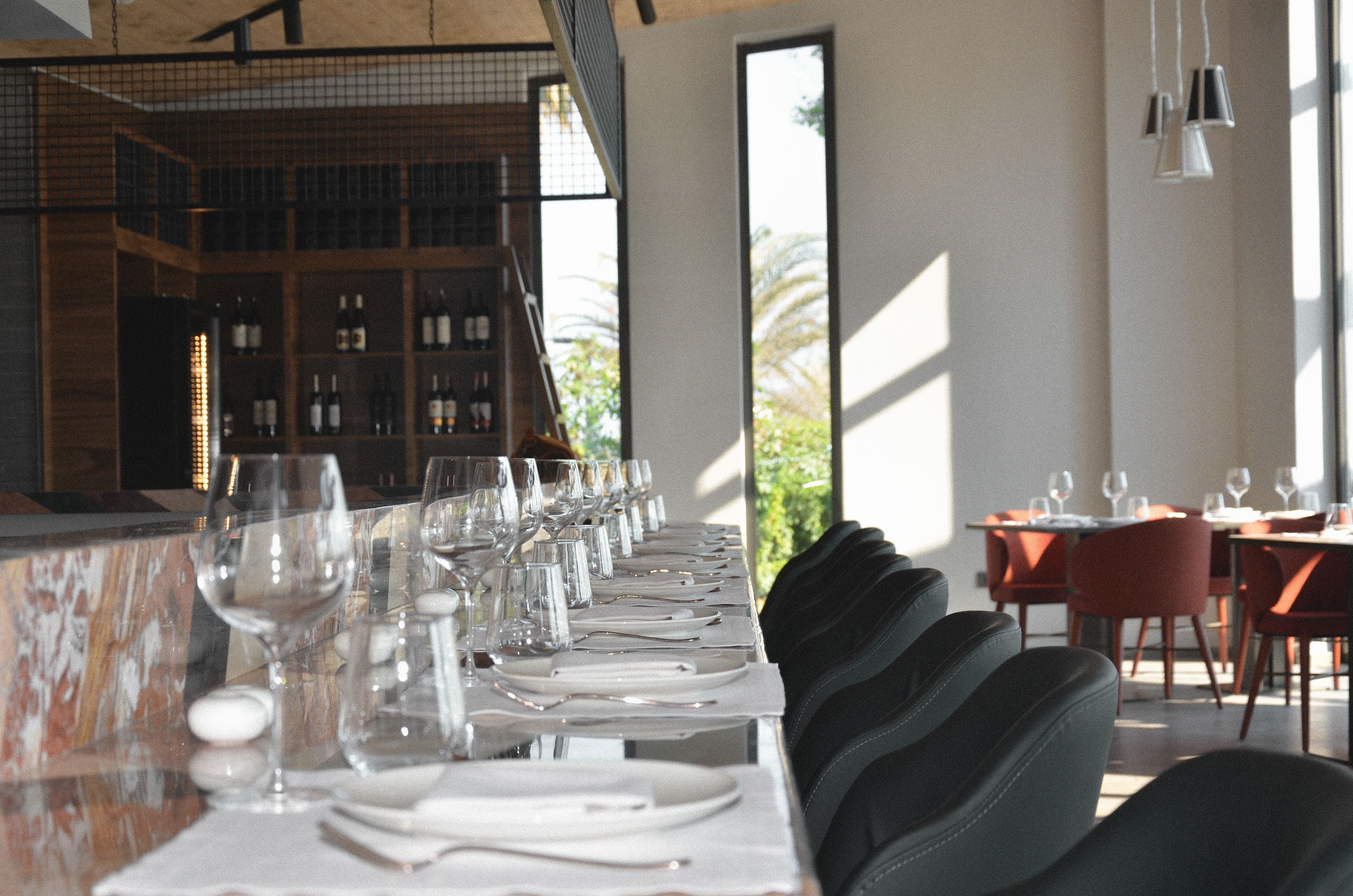 3 restaurants, breakfast, lunch, dinner served; international cuisine