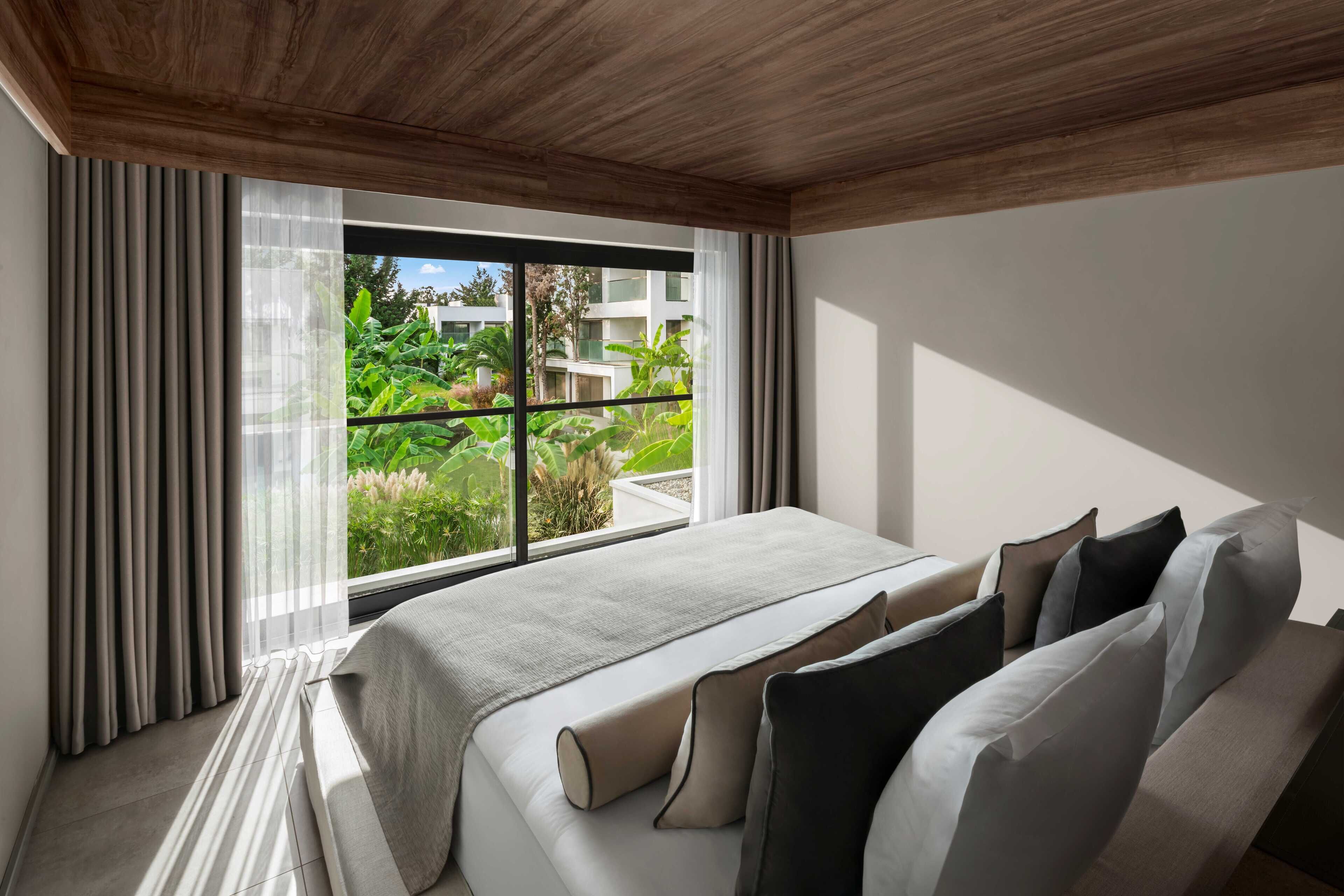 Ropa de cama de alta calidad y minibar con artículos gratuitos 