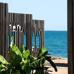 Private beach, sun-loungers, beach umbrellas, beach towels