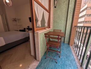Basic Double or Twin Room, Private Bathroom | Terrasse/patio