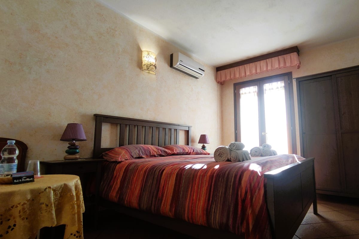 Royal kamer, 1 slaapkamer, privébadkamer | Lakens van Egyptisch katoen, luxe beddengoed, donzen dekbedden