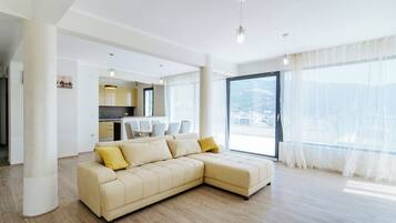 Panoramic Apartment, 3 Bedroom - Becici, 18 jul bb | Living area