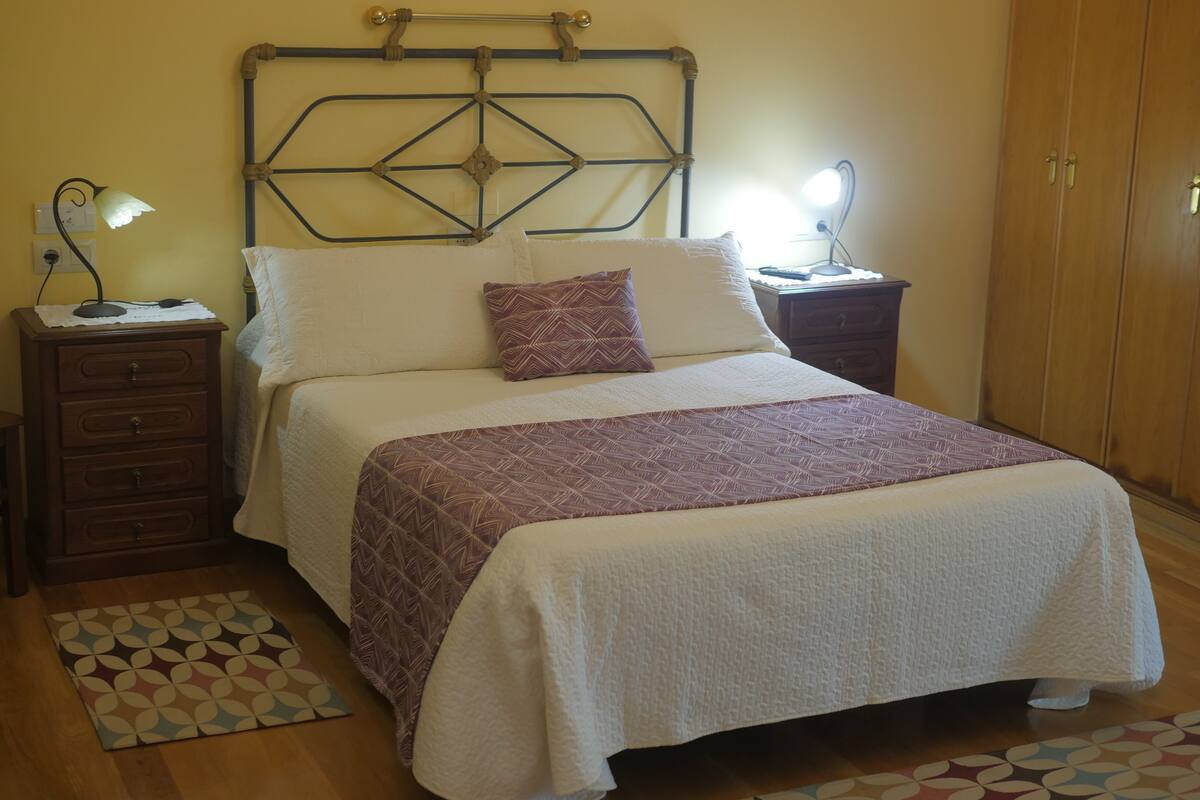 Chambre Double Supérieure (A Chairiña) | Bain à remous privé