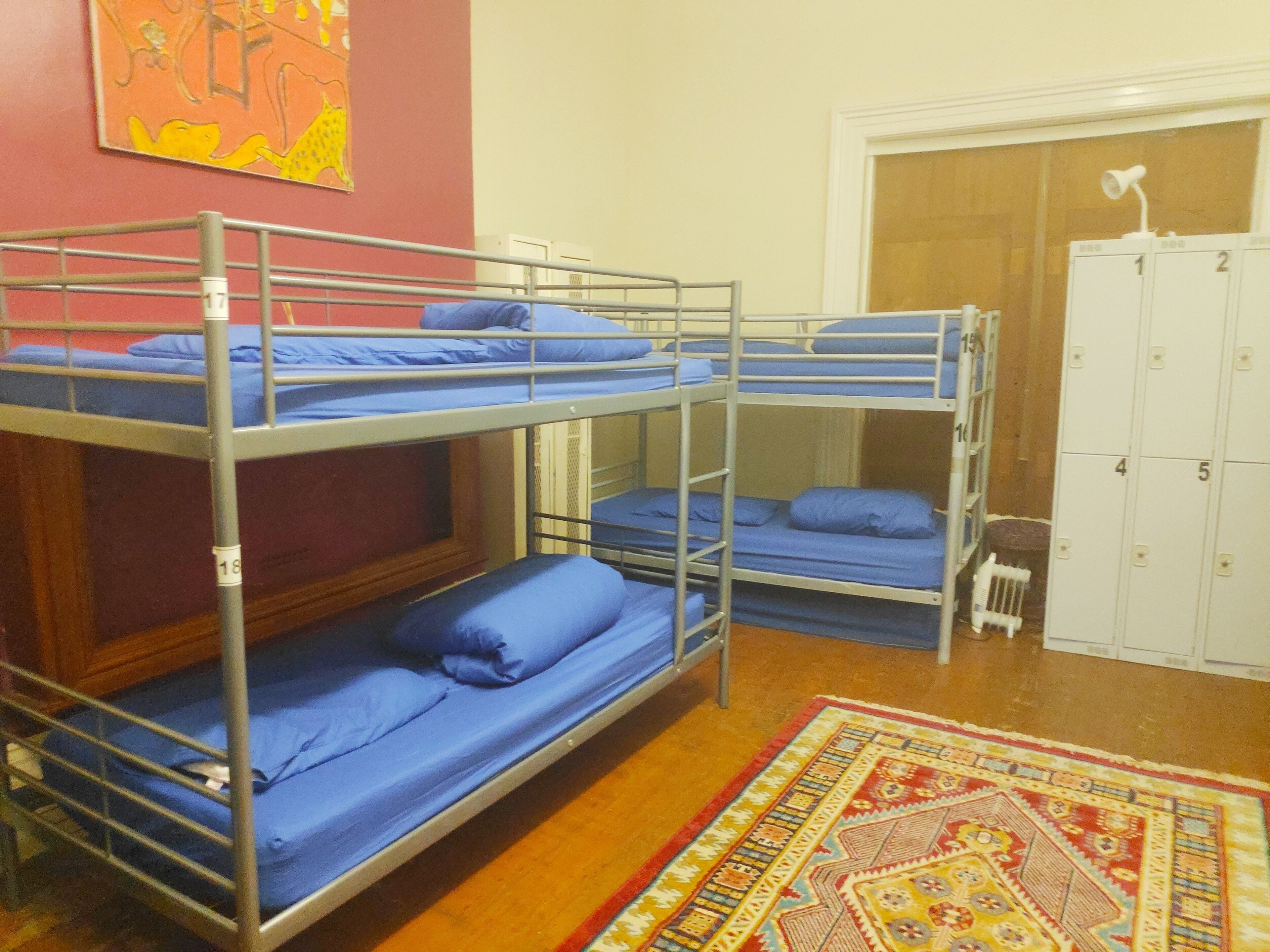 Foto - Embassie Backpackers