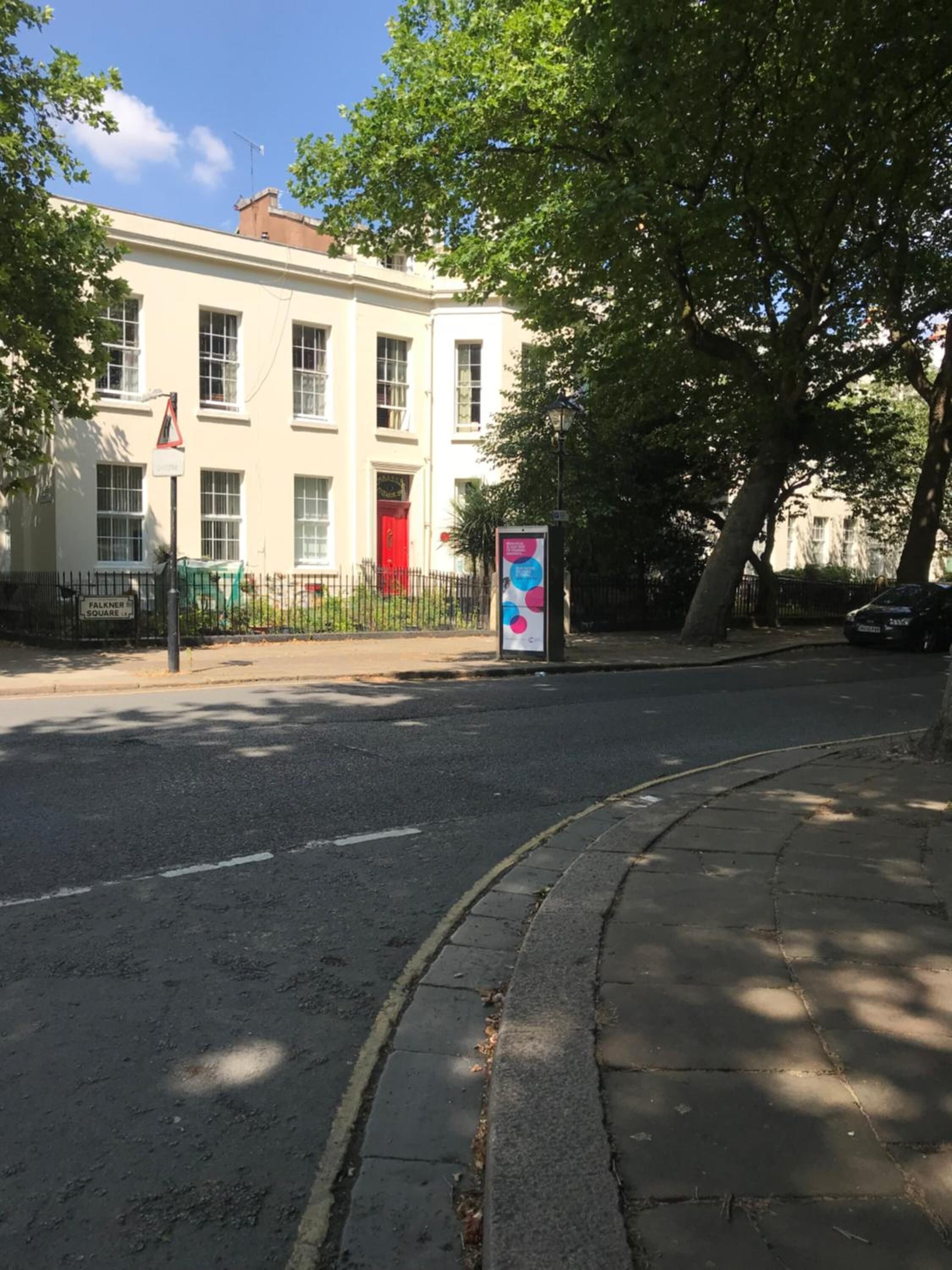 Foto - Embassie Backpackers