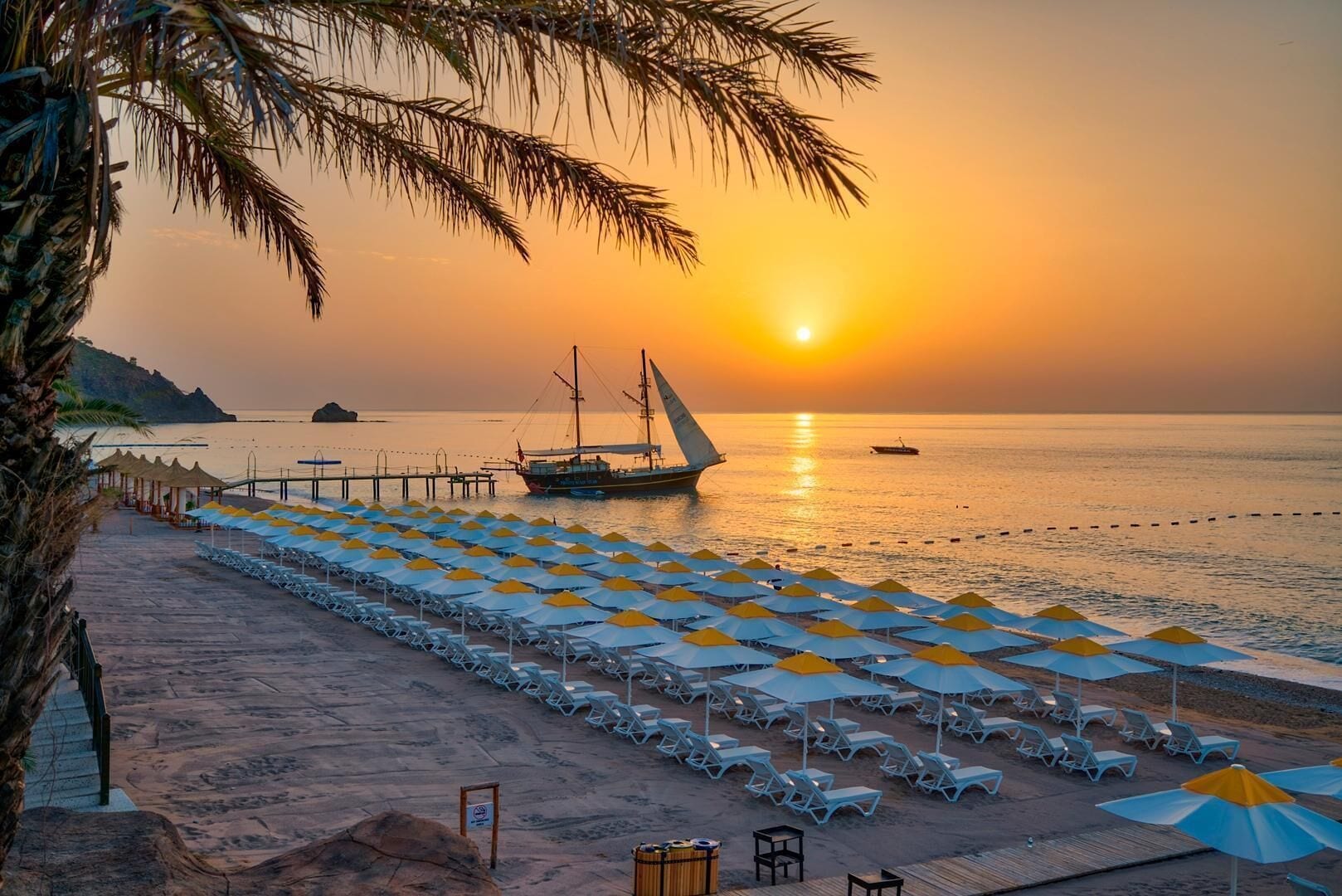 Private beach, sun loungers, beach umbrellas, beach towels