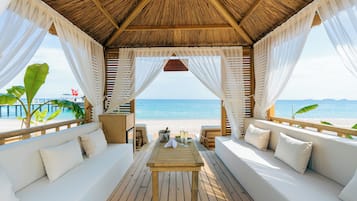 Private beach, sun-loungers, beach umbrellas, beach towels