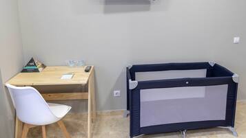 Soundproofing, free WiFi