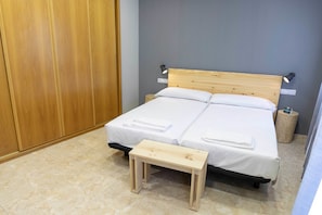 Soundproofing, free WiFi - Alda Estella Hostel (Estella)