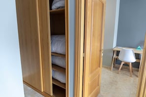 Family Quadruple Room, Connecting Rooms
