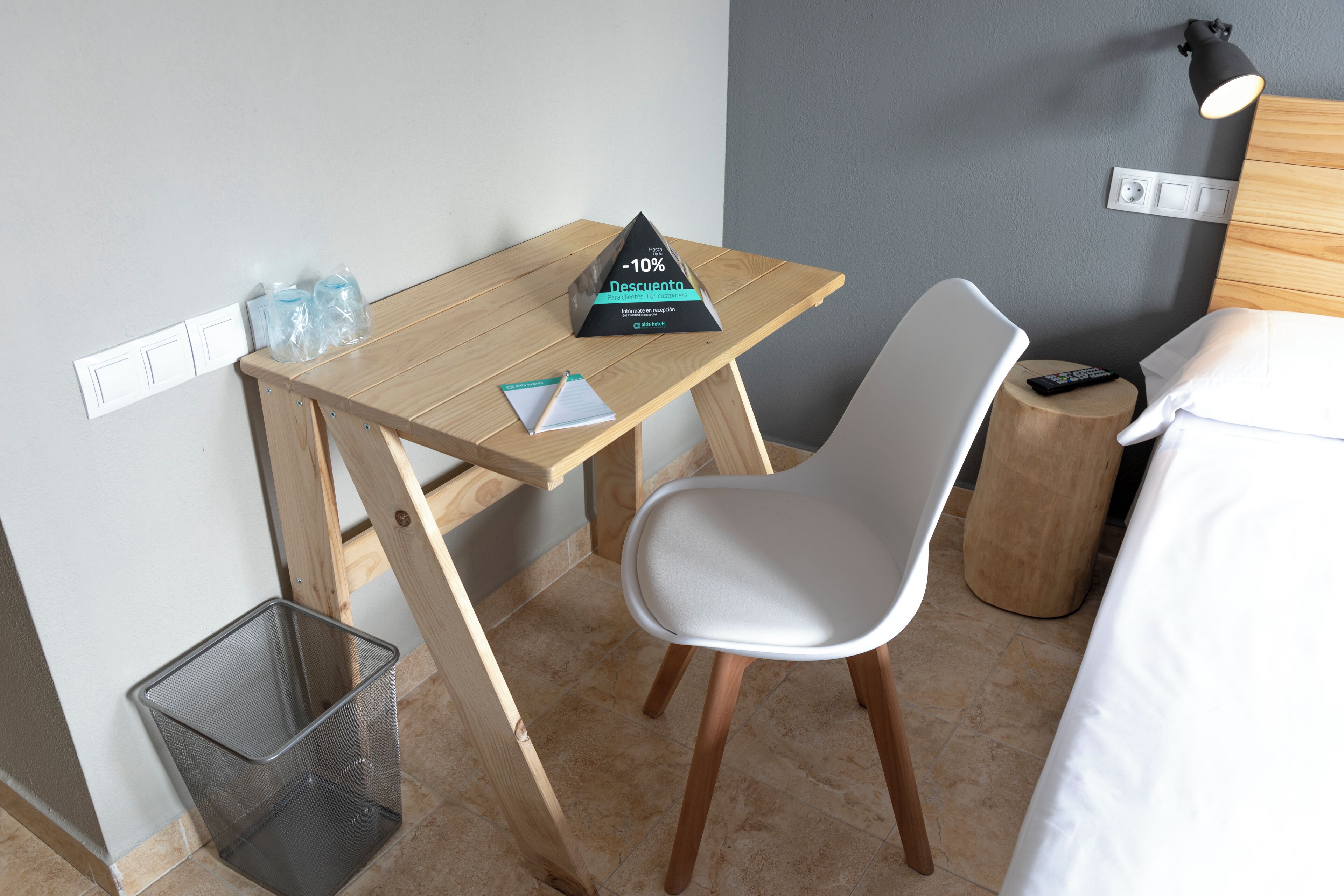 Soundproofing, WiFi (free)