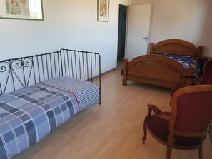Individually decorated, individually furnished, free cots/infant beds