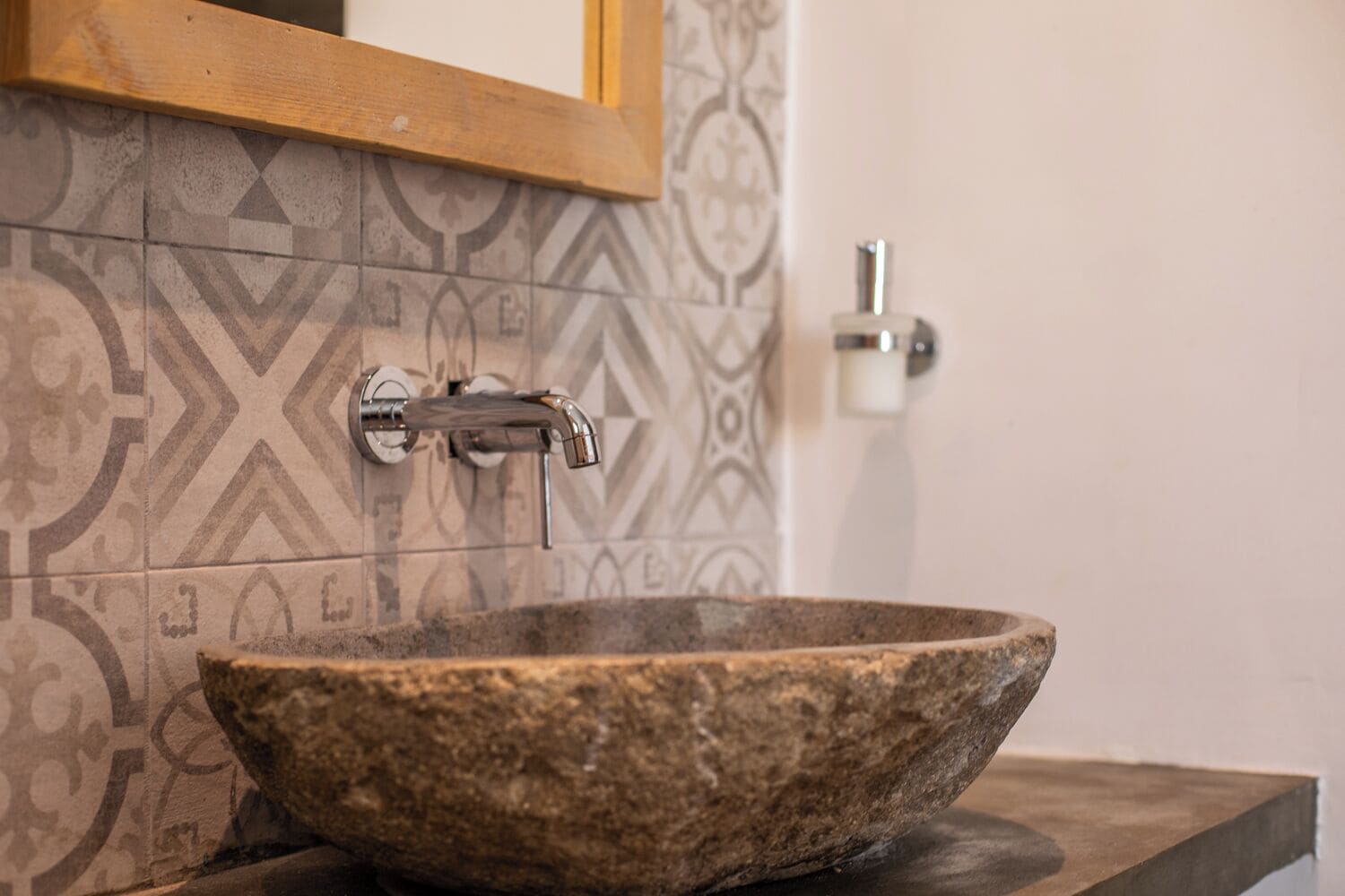 comfort room | bathroom | shower, free toiletries, hair dryer, towels