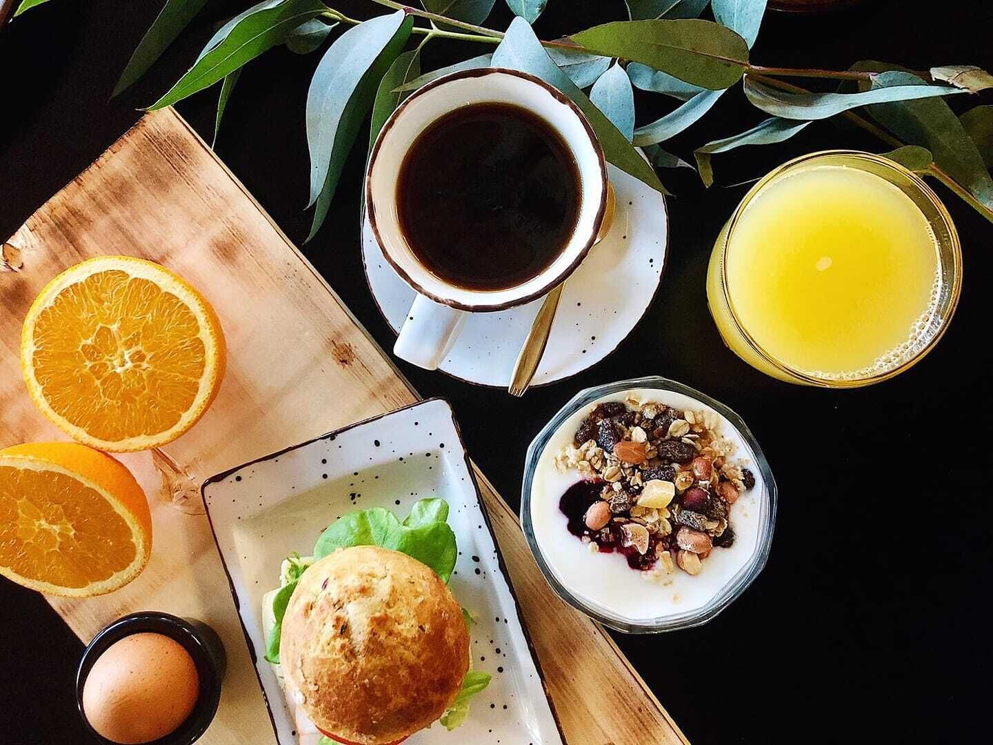 daily buffet breakfast for a fee