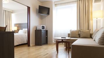 普通套房, 1 張特大雙人床和 1 張沙發床, 非吸煙房, 三溫暖 | 1 間臥室、書桌、筆電工作空間、遮光布/窗簾