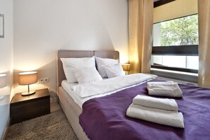 Standard Apartment | Soundproofing, iron/ironing board, free WiFi, bed sheets - P&O Apartments Gieldowa (Warsaw)