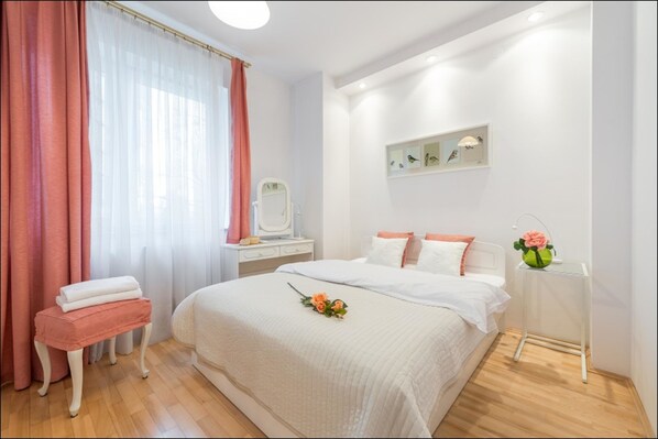 Economy Apartment | Iron/ironing board, free WiFi, bed sheets - P&O Apartments Grodkowska (Warsaw)