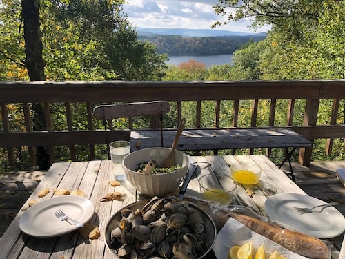 Berkshires Hilltop Retreat w Magic View! 15 mins to Ski Butternut