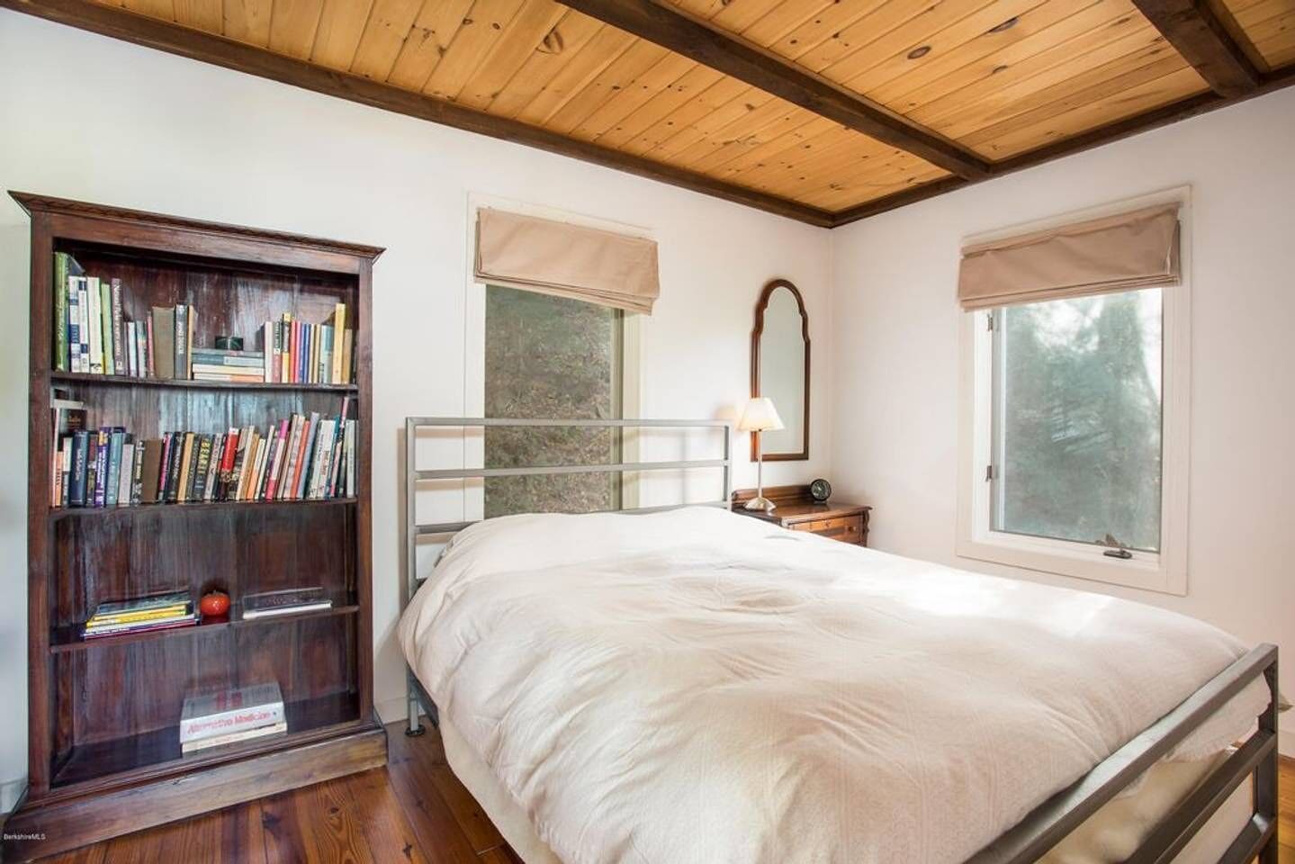 3 Schlafzimmer, Schreibtisch, Bügeleisen/Bügelbrett, Reisekinderbett