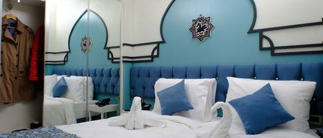 Quadruple Room, Connecting Rooms | Free minibar items, in-room safe, soundproofing, free WiFi