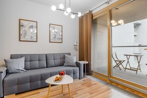 Flat-screen TV - P&O Apartments Kolejowa 1 (Warsaw)