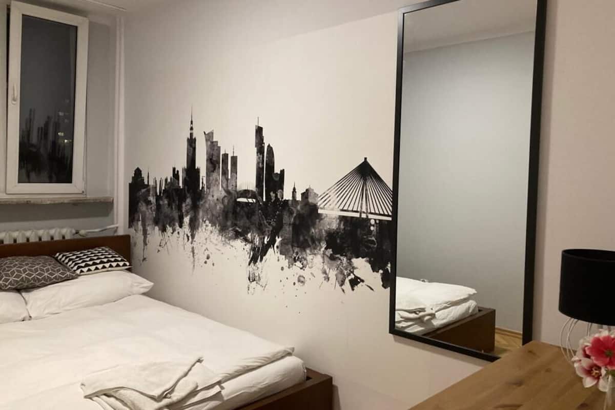 Economy Apartment | Iron/ironing board, WiFi (free), bed sheets