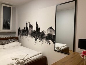 Economy Apartment | Iron/ironing board, free WiFi, bed sheets - P&O Apartments Krochmalna (Warsaw)