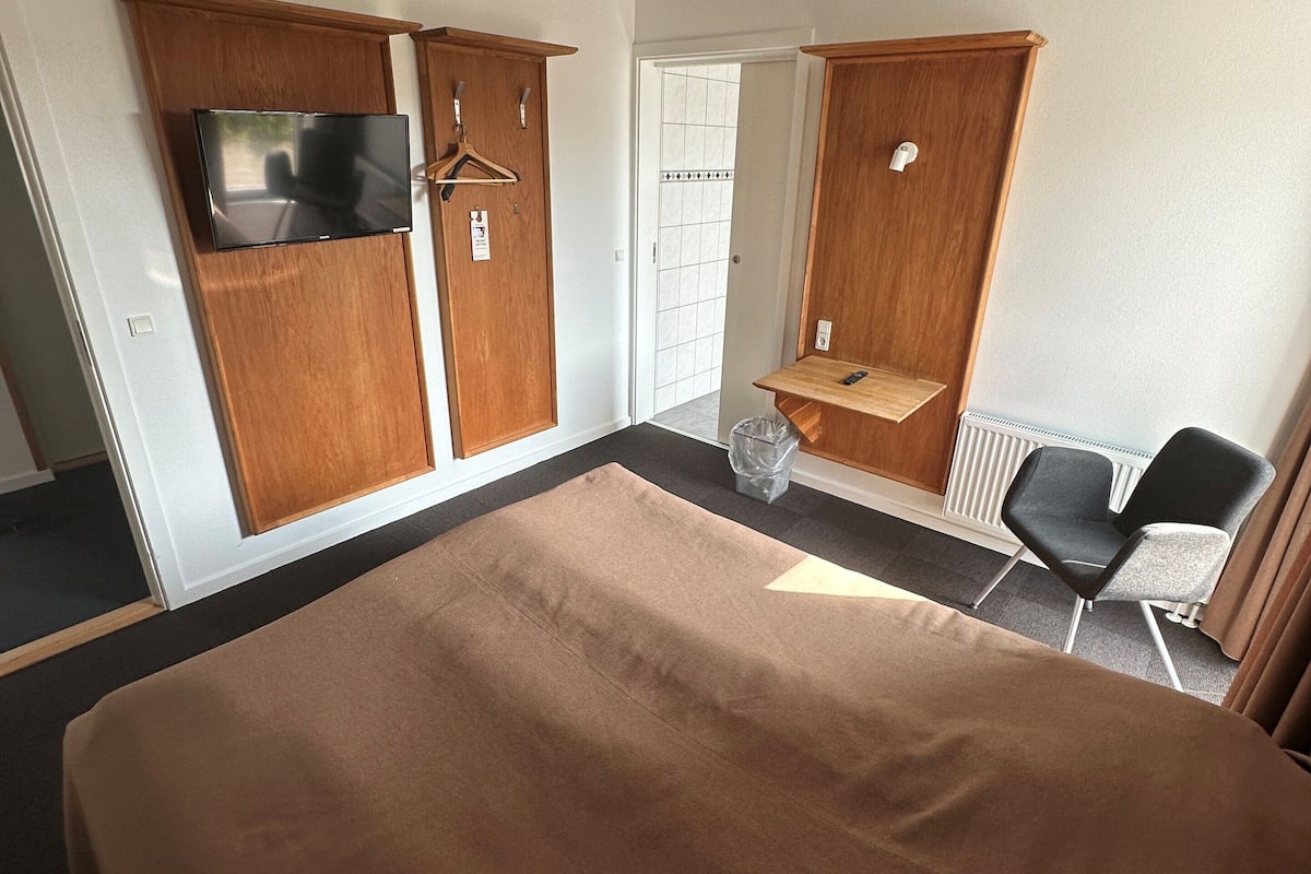 double or twin room | desk, soundproofing, iron/ironing board, free wifi