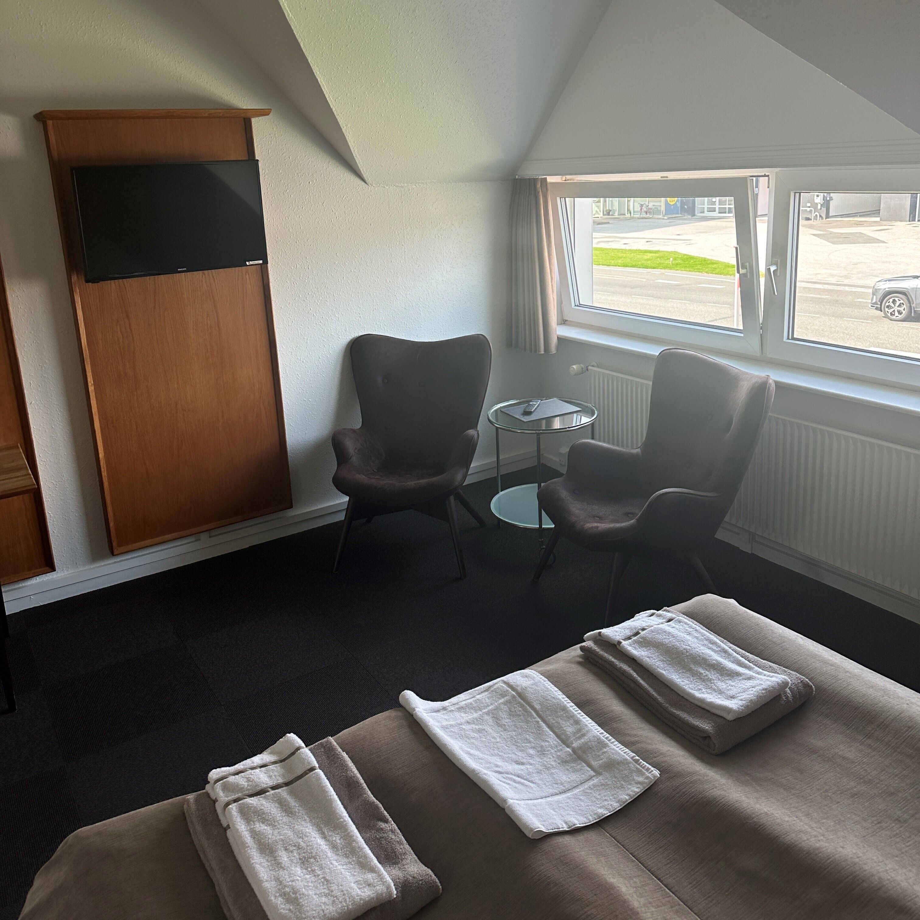 desk, soundproofing, iron/ironing board, free wifi