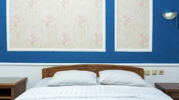 Deluxe Room | Desk, laptop workspace, iron/ironing board
