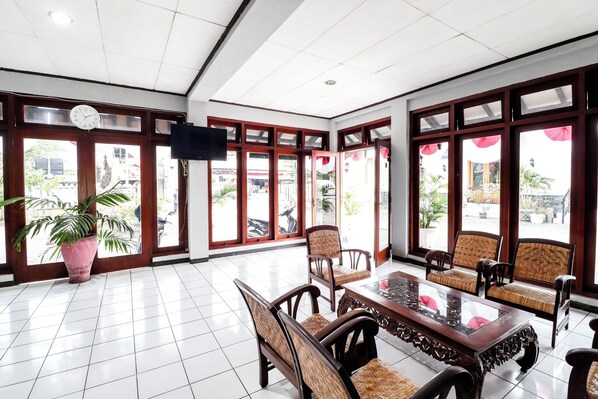 Reception - Hotel Limaran 1 (Yogyakarta)