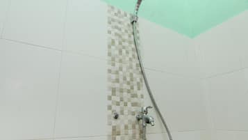 Shower, free toiletries, towels
