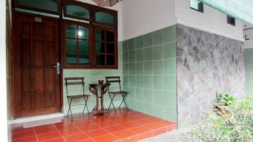 Kamar Basic | Teras/patio