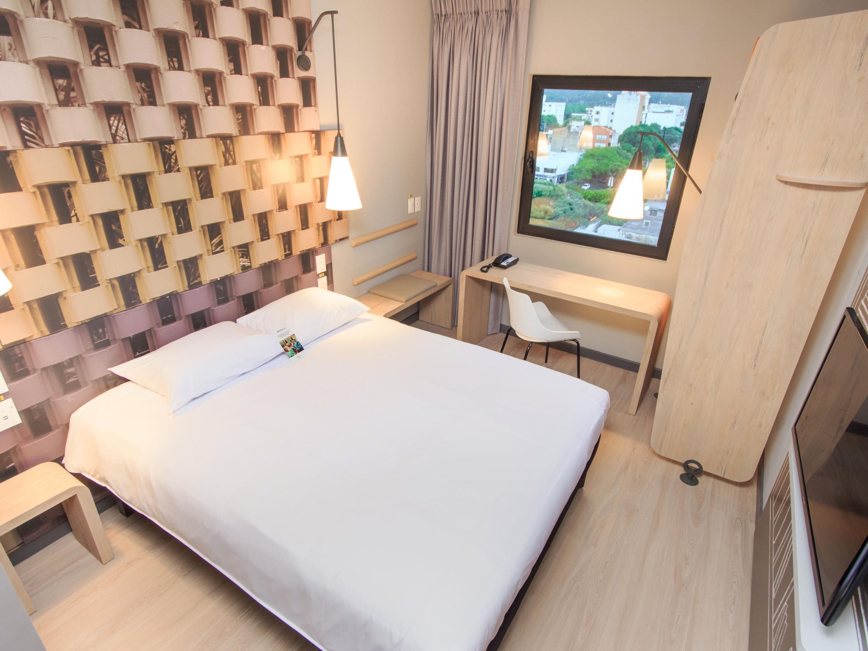 Room, 1 Double Bed | Premium bedding, down comforters, in-room safe, desk