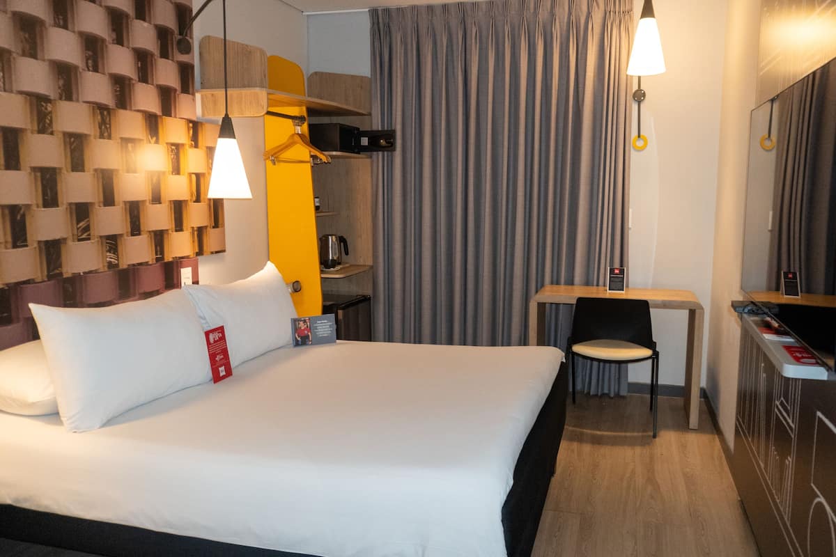 Executive Room, 1 Double Bed | Premium bedding, down comforters, in-room safe, desk